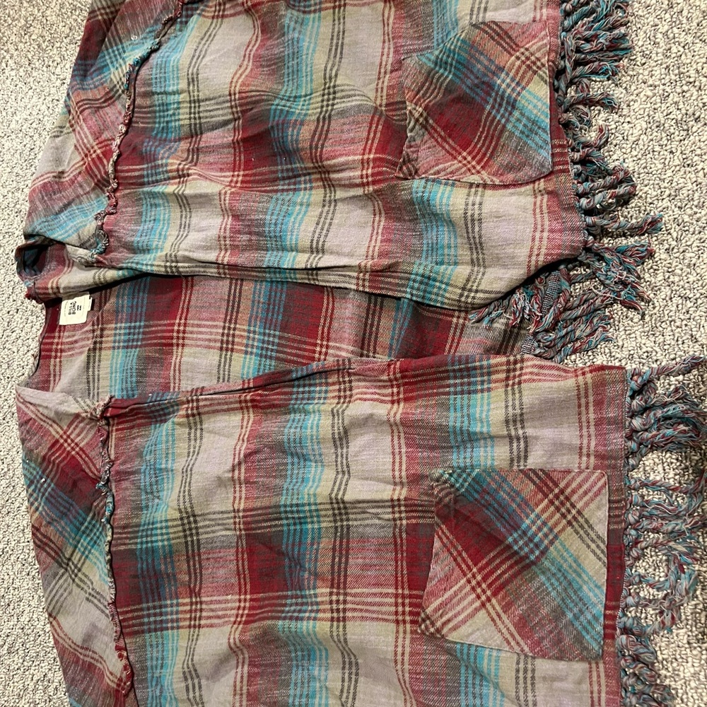 Billabong sleeveless shawl